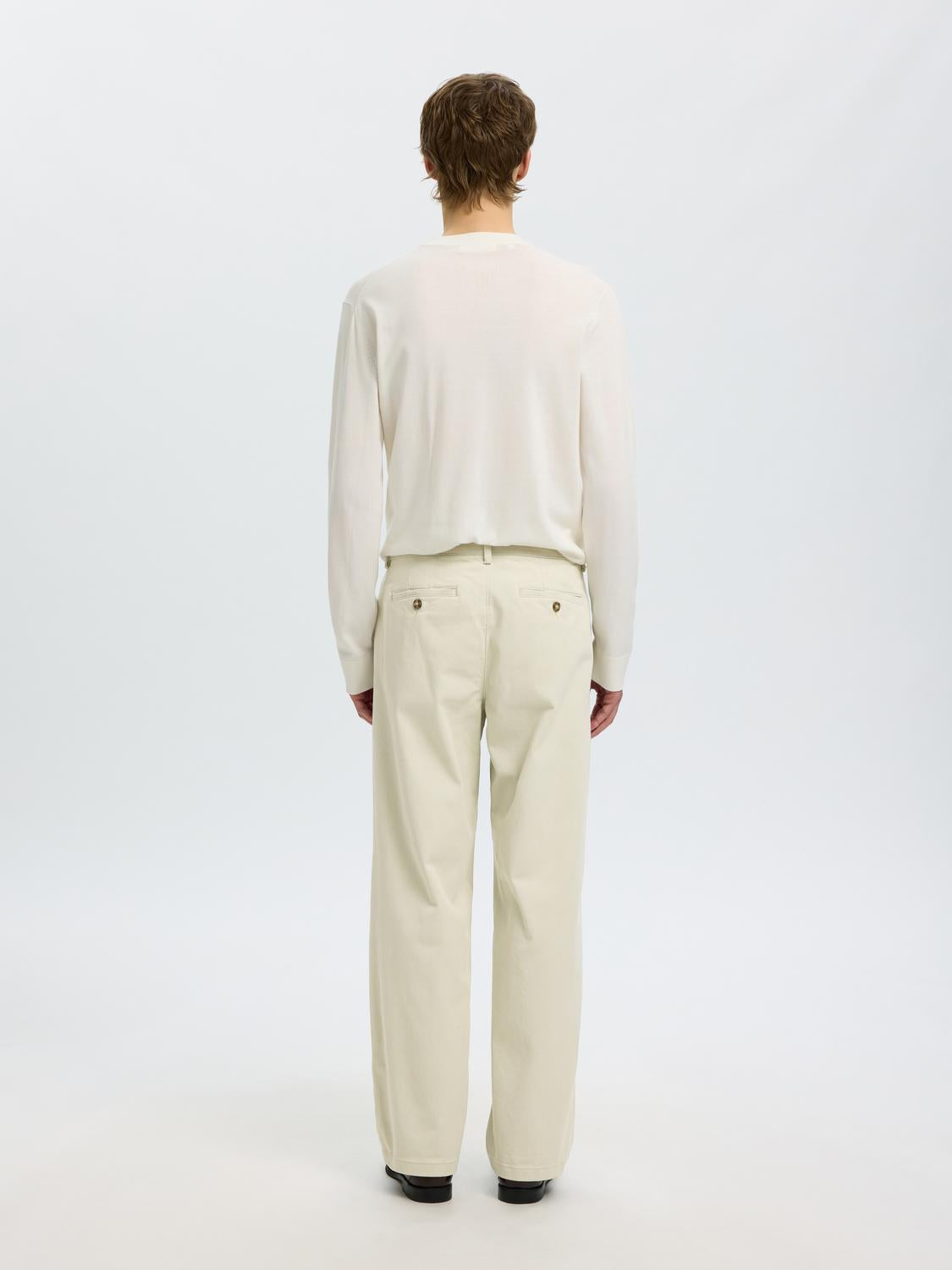 model_shot-back